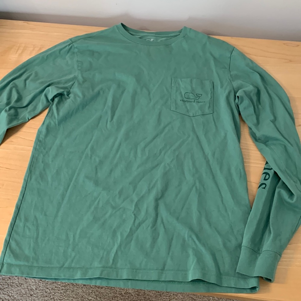 Men’s Long Sleeve Vineyard Vines Tee
